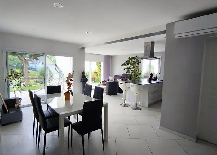 Maison Avec Piscine Nyaraló *