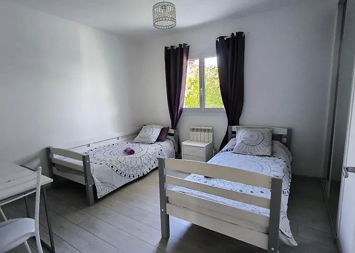 Maison Avec Piscine Nyaraló Buros